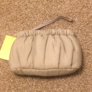 NWT Vince Camuto Harlo pouch